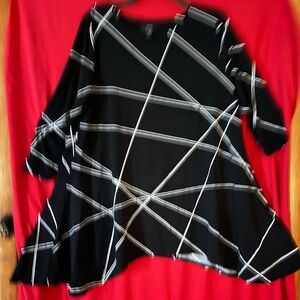 Alfani Black and White Geometric Tunic